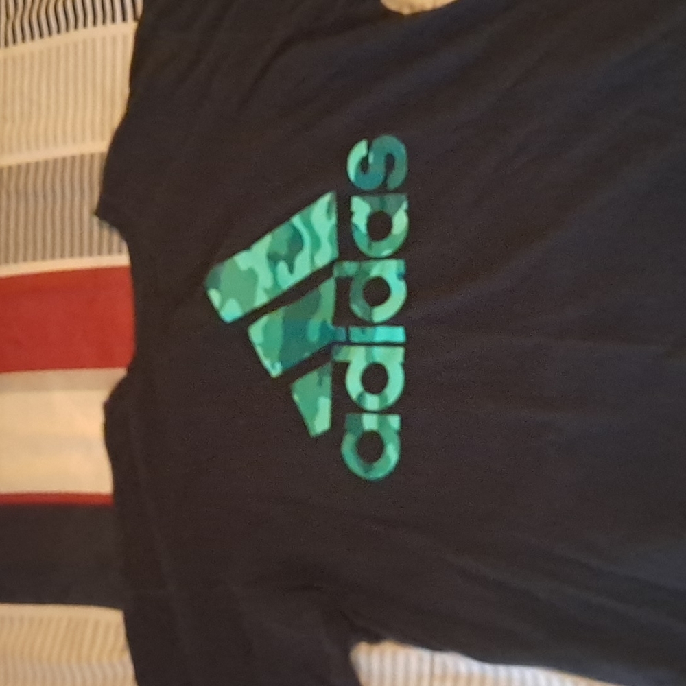 Mens Adidas shirt size xl